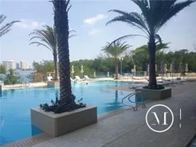 2-bedroom condo for sale in North Miami Beach - 16385 Biscayne Boulevard 1018 - MondialRealty