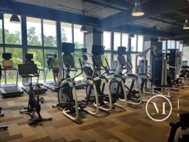 2-bedroom condo for sale in North Miami Beach - 16385 Biscayne Boulevard 1018 - MondialRealty