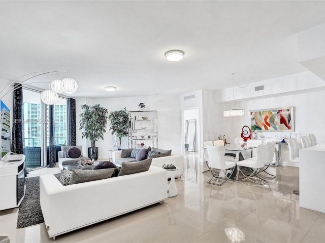 Apartment for sale  Unit #1207 - photo 7503512