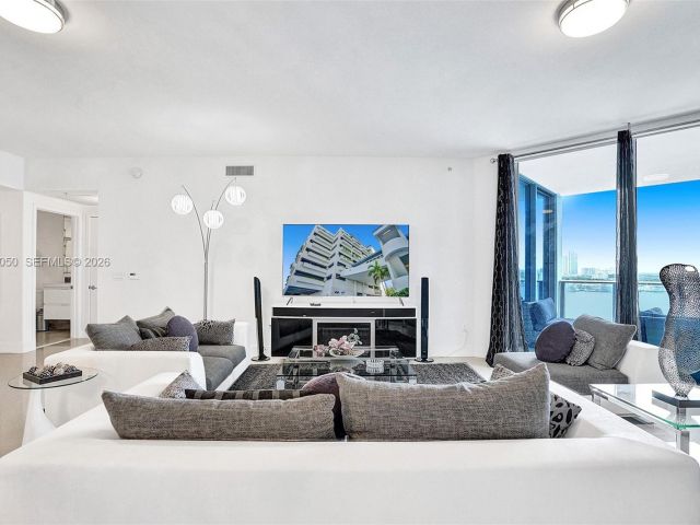 Apartment for sale  Unit #1207 - photo 7503517