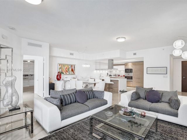 Apartment for sale  Unit #1207 - photo 7503518