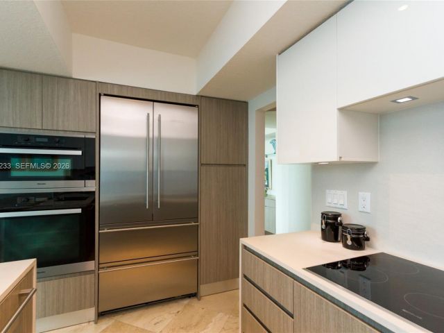 Apartment for sale  Unit #601 - photo 7520037