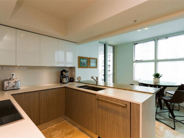 Apartment for sale  Unit #601 - photo 7520038