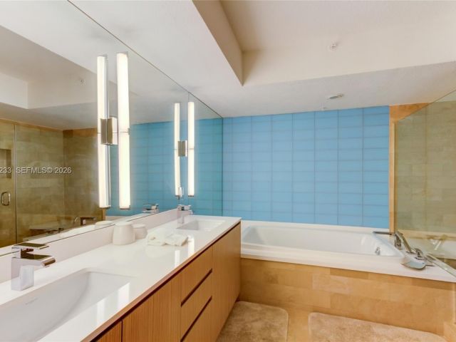 Apartment for sale  Unit #601 - photo 7520044