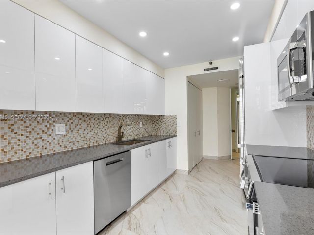 Apartment for sale  Unit #15E - photo 7503742