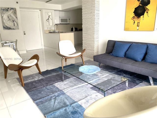 Apartment for rent  Unit #1011 - photo 7478887