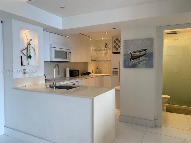 Apartment for rent  Unit #1011 - photo 7478890