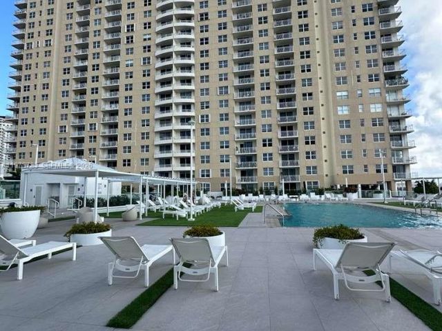 Apartment for rent  Unit #1011 - photo 7478901