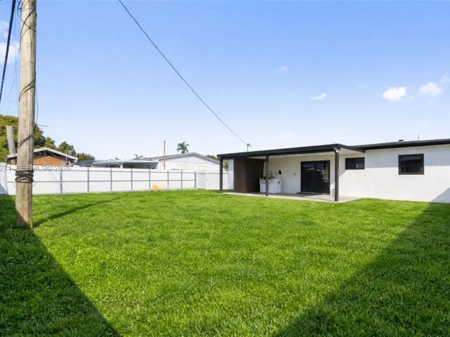 3-bedroom home for rent in Miami Gardens - 5420 NW 182nd St - MondialRealty