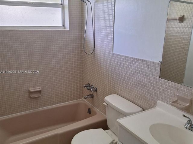 3-bedroom home for rent in Pembroke Pines - 710 NW 77th Way - MondialRealty
