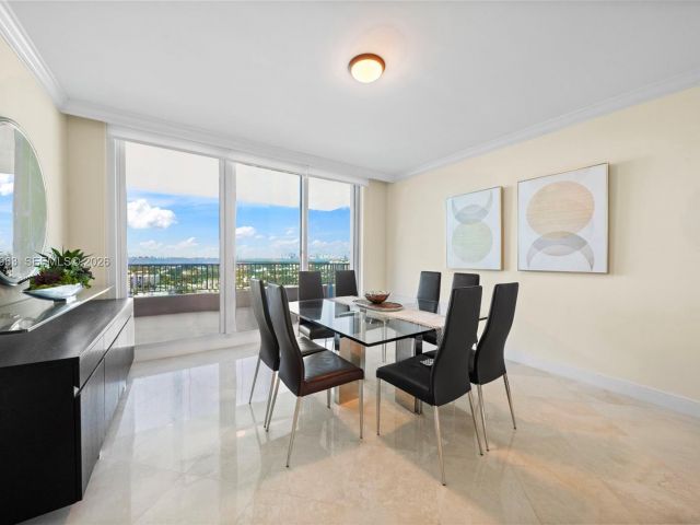 Apartment for rent  Unit #1802 - photo 7490495