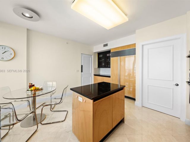 Apartment for rent  Unit #1802 - photo 7490497