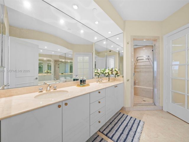 Apartment for rent  Unit #1802 - photo 7490506