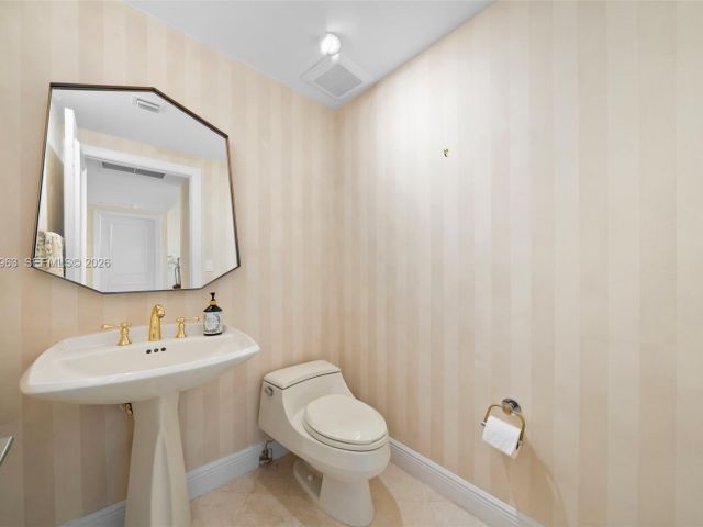 Apartment for rent  Unit #1802 - photo 7490509