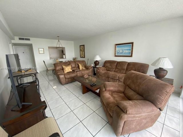 Apartment for sale  Unit #1524 - photo 7504385
