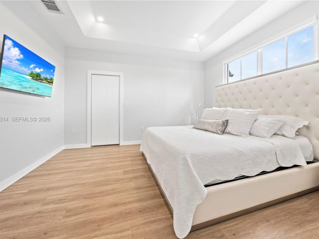 3-bedroom home for sale in Doral - 7827 NW 116th Ave - MondialRealty