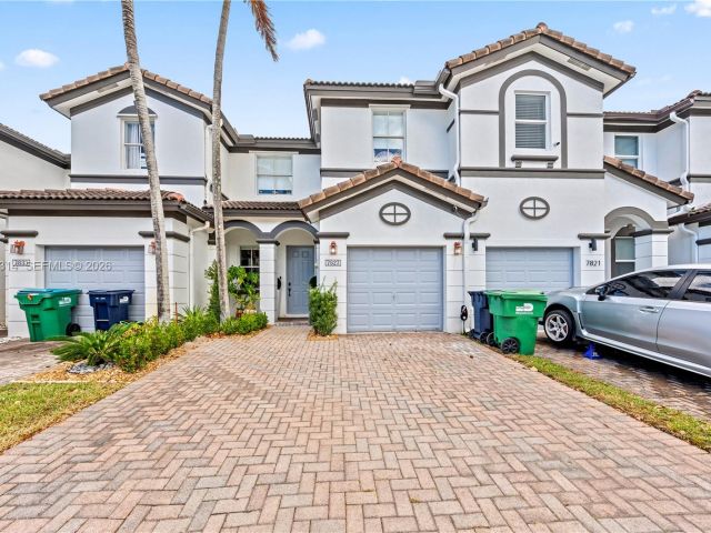 3-bedroom home for sale in Doral - 7827 NW 116th Ave - MondialRealty