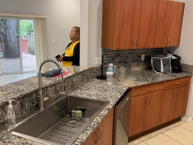 Home for sale at 2927 SW 18th Ter - photo 7481519