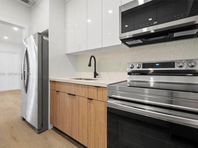 3-bedroom home for rent in Miami - 1060 NW 35th Ct 1060 - MondialRealty