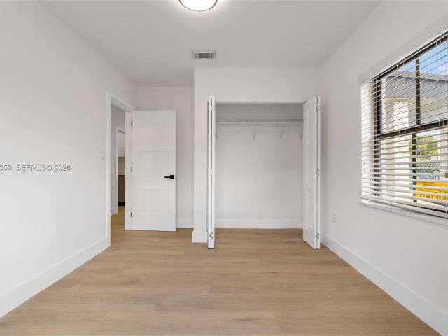 3-bedroom home for rent in Miami - 1060 NW 35th Ct 1060 - MondialRealty