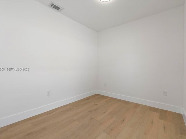 3-bedroom home for rent in Miami - 1060 NW 35th Ct 1060 - MondialRealty
