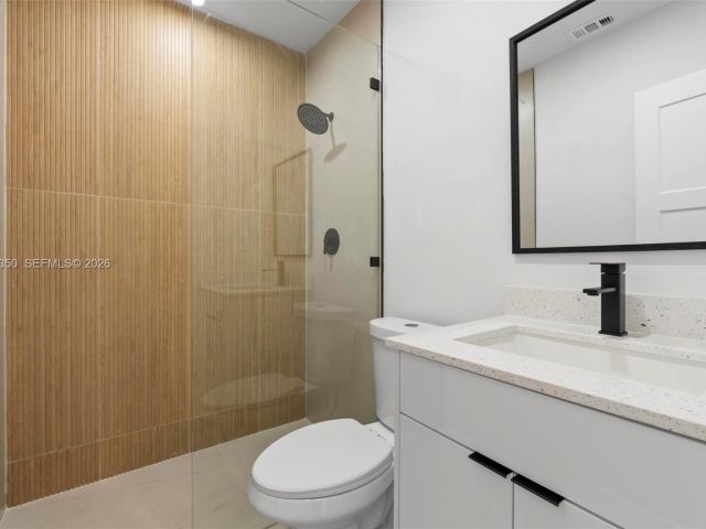 3-bedroom home for rent in Miami - 1060 NW 35th Ct 1060 - MondialRealty
