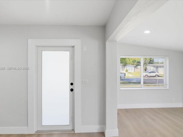 Home for rent at 1400 NE 43rd Ct 1400 - photo 7478153