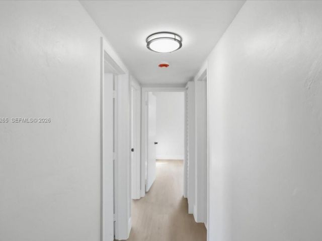 Home for rent at 1400 NE 43rd Ct 1400 - photo 7478156