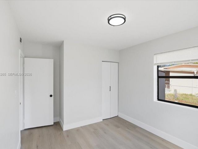 Home for rent at 1400 NE 43rd Ct 1400 - photo 7478159