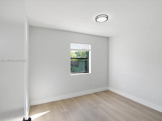 Home for rent at 1400 NE 43rd Ct 1400 - photo 7478160