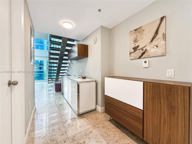2-bedroom condo for rent in Miami - 41 SE 5th St 602 - MondialRealty
