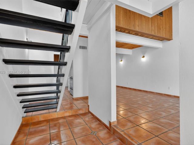 Home for sale at 10406 SW 76th St - photo 7525723