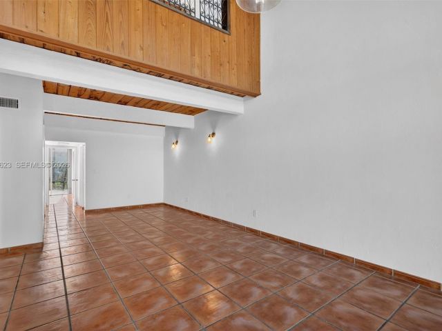 Home for sale at 10406 SW 76th St - photo 7525724