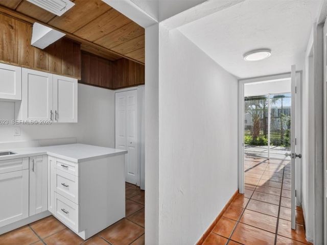 Home for sale at 10406 SW 76th St - photo 7525727