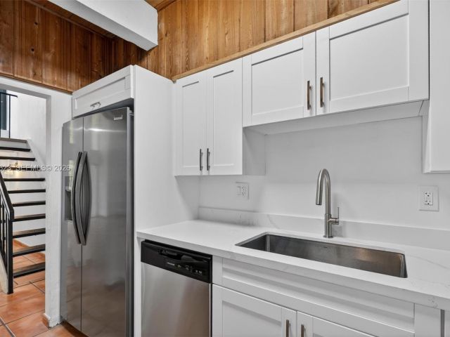 Home for sale at 10406 SW 76th St - photo 7525730