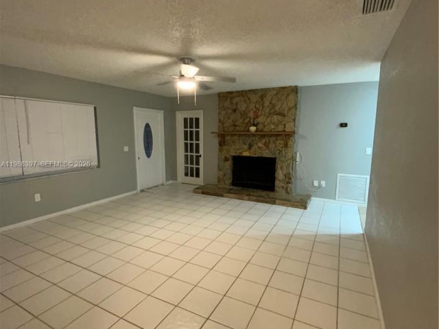 Home for rent at 11128 Median St 0 - photo 7452907