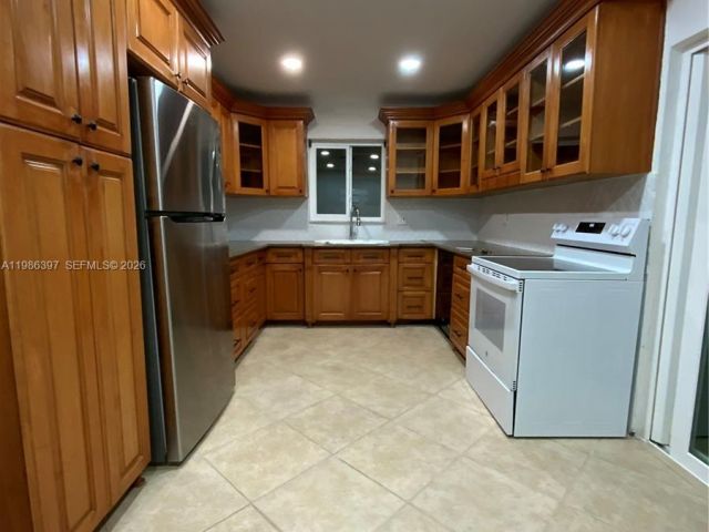 Home for rent at 11128 Median St 0 - photo 7452908