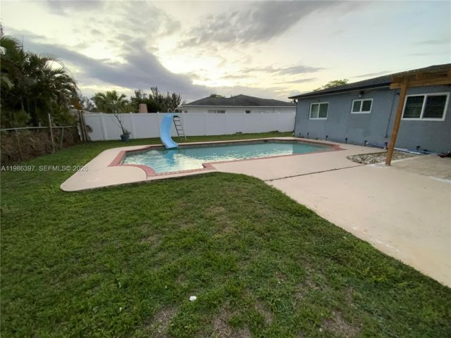 Home for rent at 11128 Median St 0 - photo 7452915