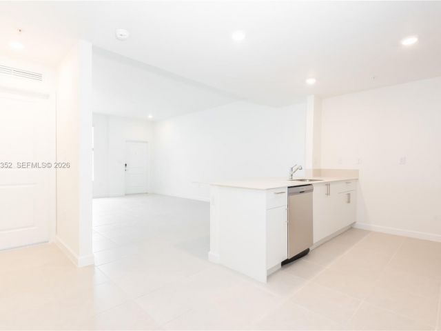 3-bedroom home for rent in Miami - 12476 SW 248th St 8 - MondialRealty