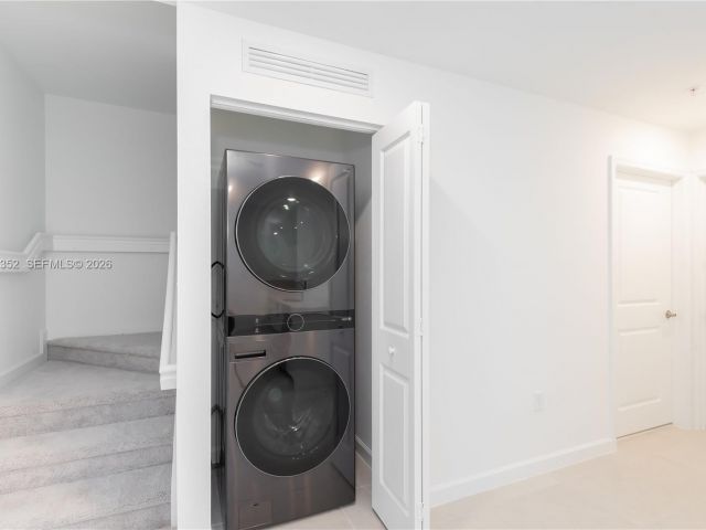 3-bedroom home for rent in Miami - 12476 SW 248th St 8 - MondialRealty