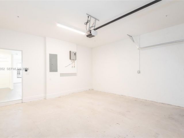 3-bedroom home for rent in Miami - 12476 SW 248th St 8 - MondialRealty