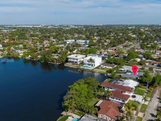 3-bedroom home for sale in Miami - 21330 NE 25th Ct - MondialRealty