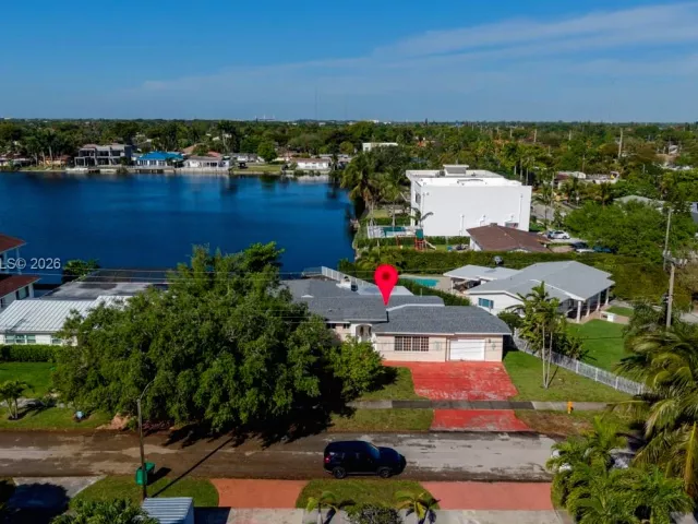 3-bedroom home for sale in Miami - 21330 NE 25th Ct - MondialRealty