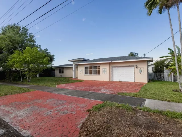 3-bedroom home for sale in Miami - 21330 NE 25th Ct - MondialRealty