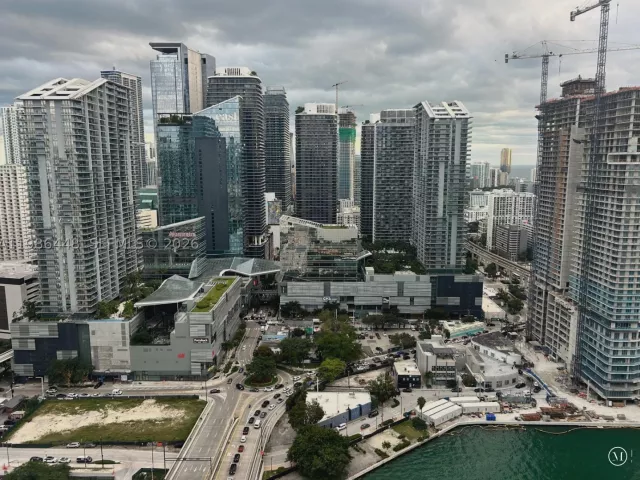 2-bedroom condo for rent in Miami - 350 S Miami Ave 3904 - MondialRealty