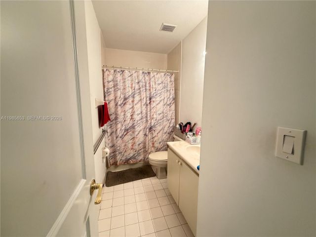 Home for rent at 11416 NW 43rd Ter - photo 7484359