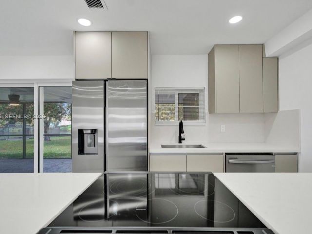 Home for sale at 5023 SW 93rd Ave - photo 7487051