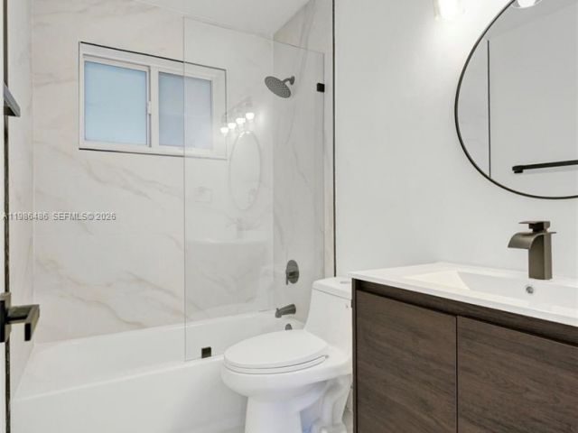 Home for sale at 5023 SW 93rd Ave - photo 7487056