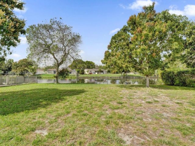 Home for sale at 5023 SW 93rd Ave - photo 7487059