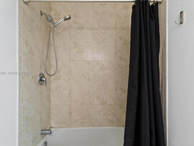 Apartment for rent  Unit #1016 - photo 7513700